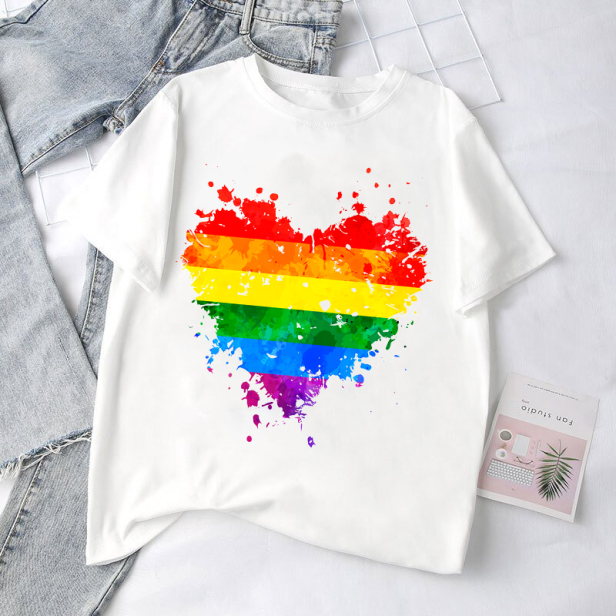 Koszulka z sercem w barwach tęczy PRIDE LGBT biała